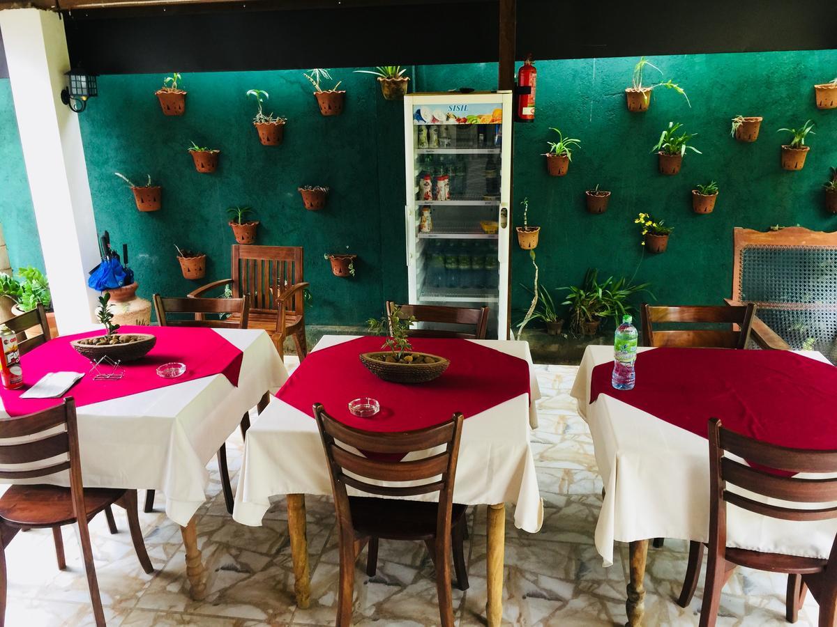 Villa Begonia Katugastota Bagian luar foto