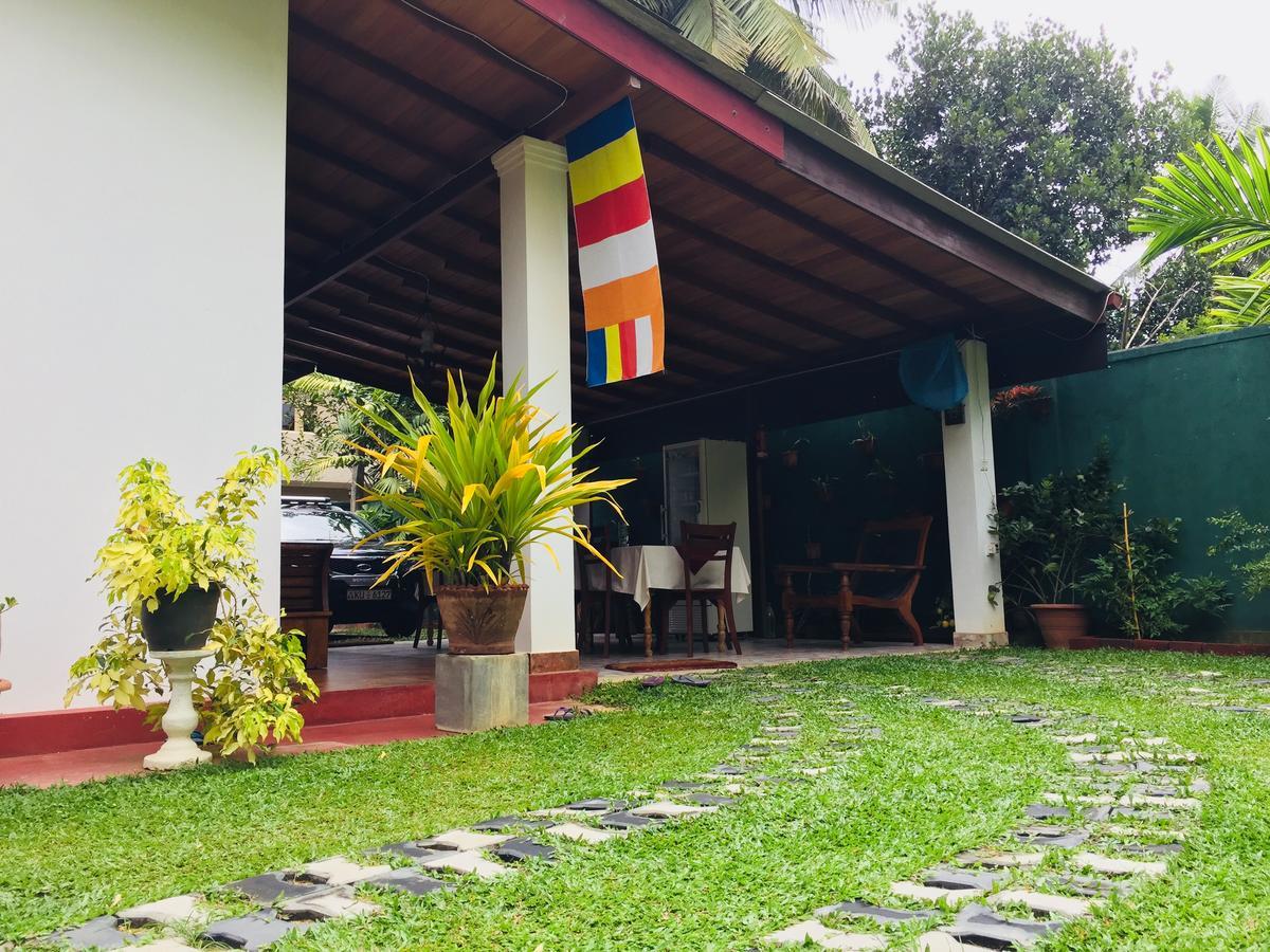 Villa Begonia Katugastota Bagian luar foto