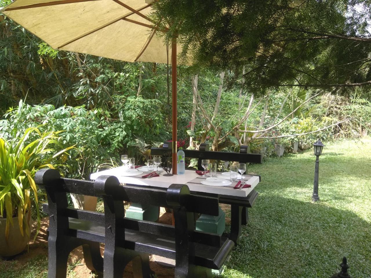 Villa Begonia Katugastota Bagian luar foto