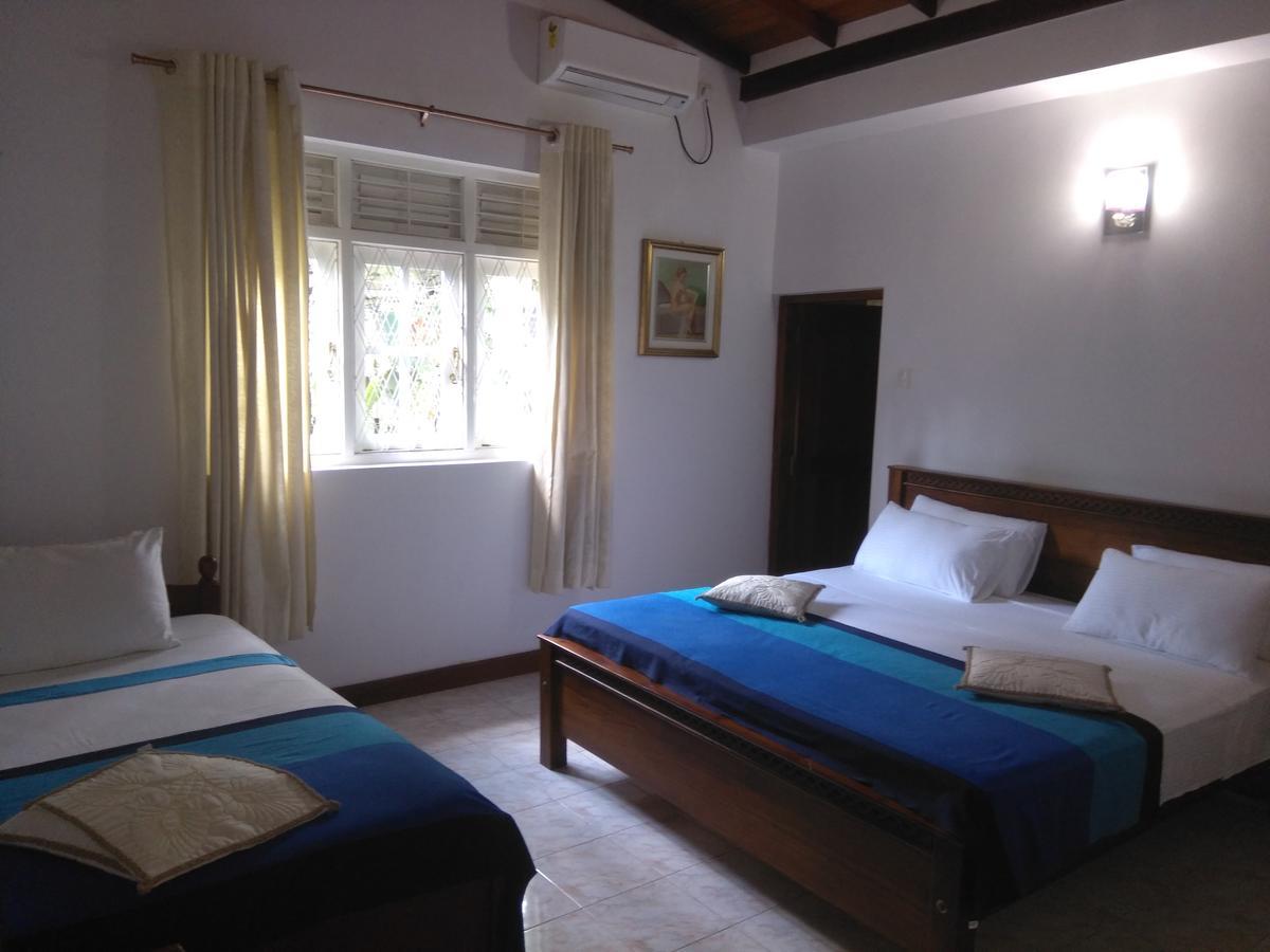 Villa Begonia Katugastota Bagian luar foto