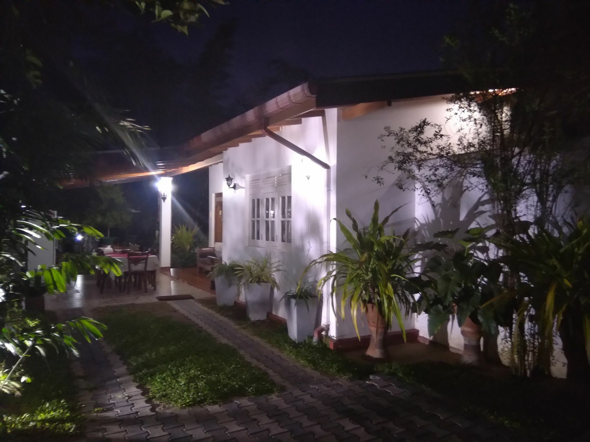 Villa Begonia Katugastota Bagian luar foto